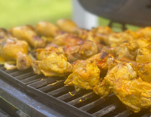 Persikan, Bejtona Akalla, grillat.