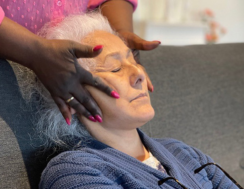 Persikan, Bejtona Akalla, massage.