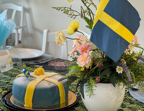 Persikan, Bejtona Akalla, tårta.